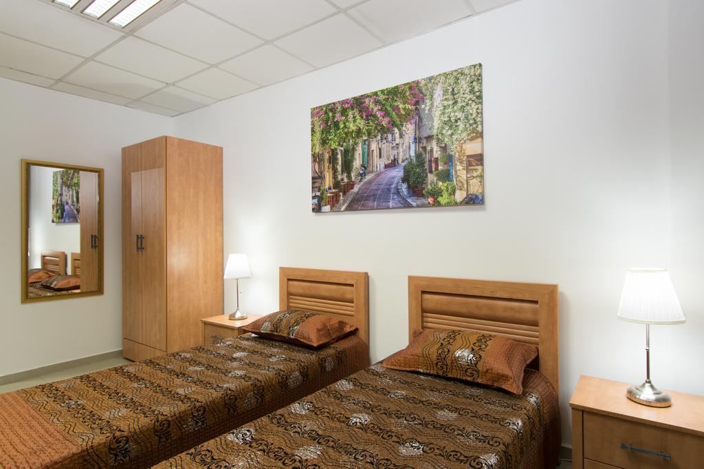 Hotel Rothschild 37 Бат-Ям Номер фото