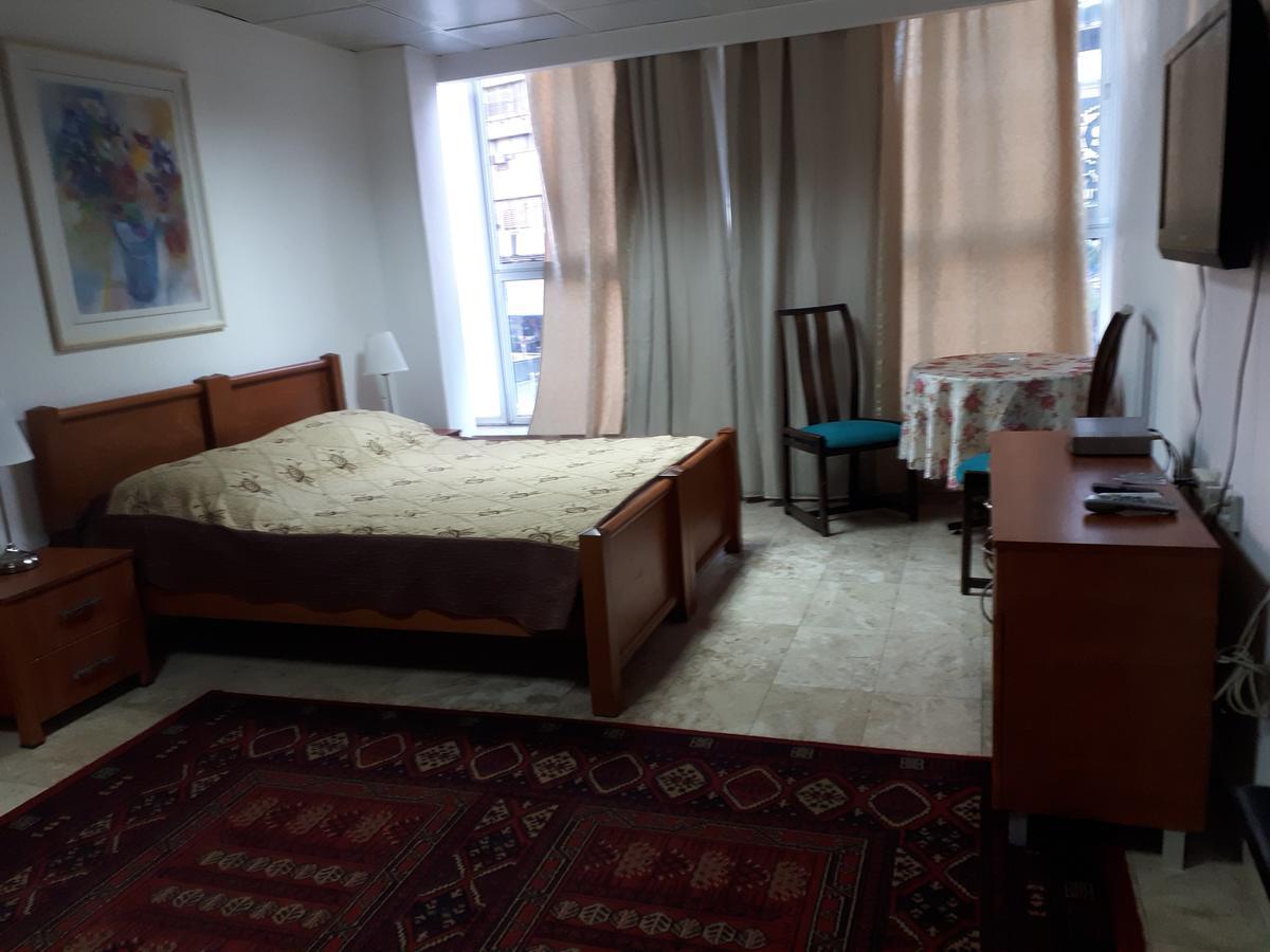 Hotel Rothschild 37 Бат-Ям Экстерьер фото