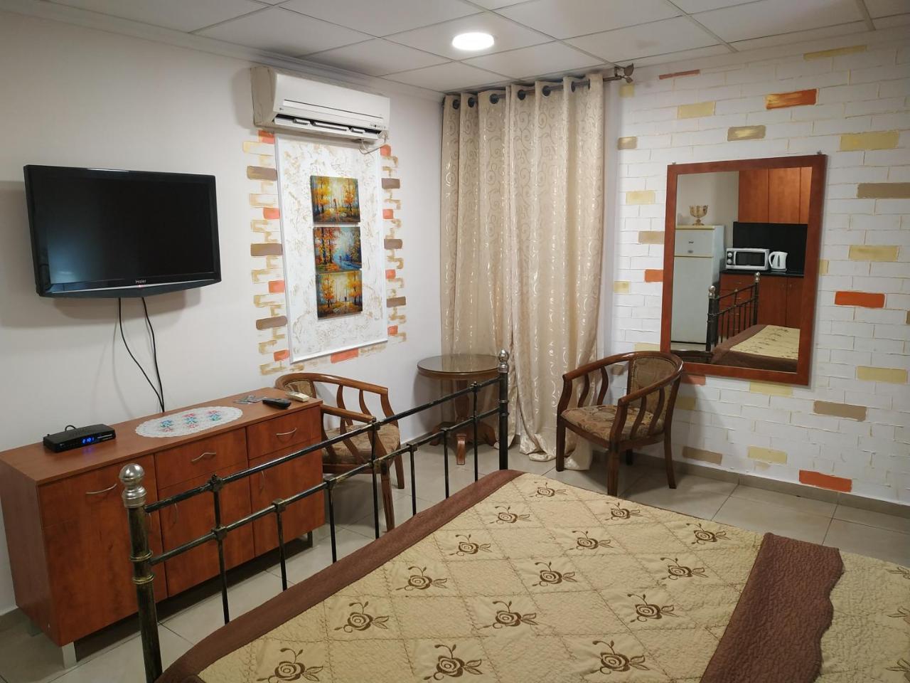 Hotel Rothschild 37 Бат-Ям Экстерьер фото